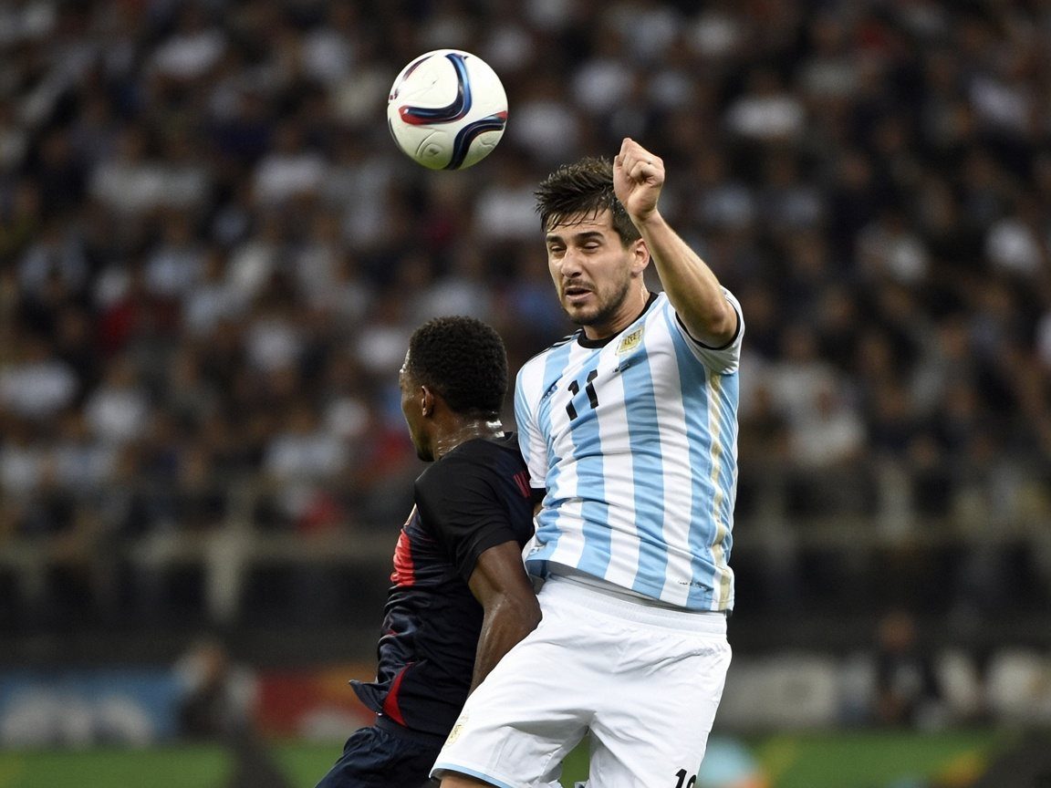 Lisandro Martinez Argentina national team defender action